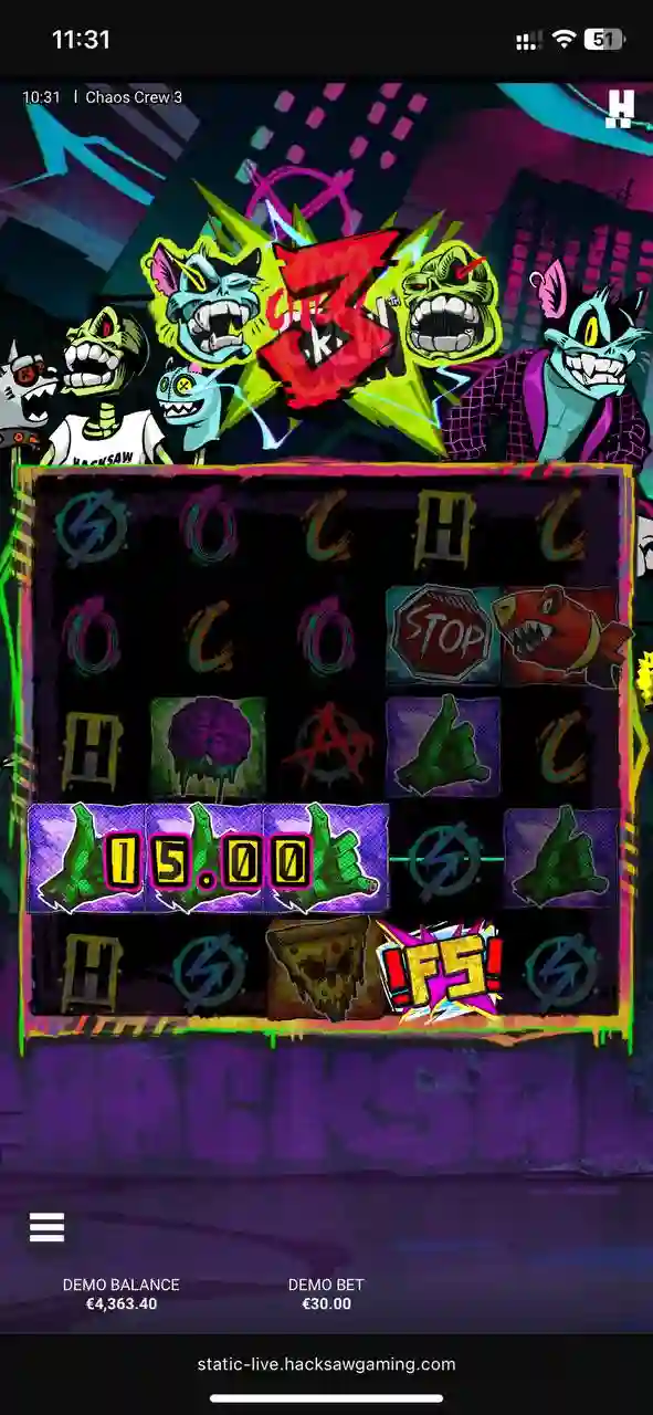 Chaos Crew 3 basisspel scherm met symbolen op de rollen tijdens een spin